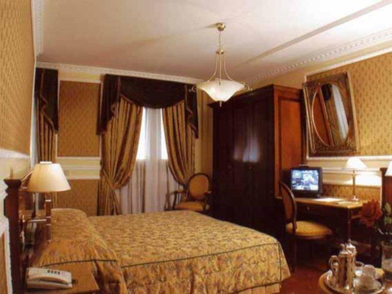 Hotel Champagne Palace Rome Bilik gambar